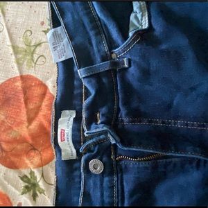 Women’s Levi jeans